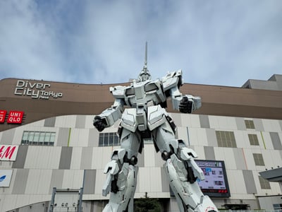 実物大ユニコーンガンダム立像